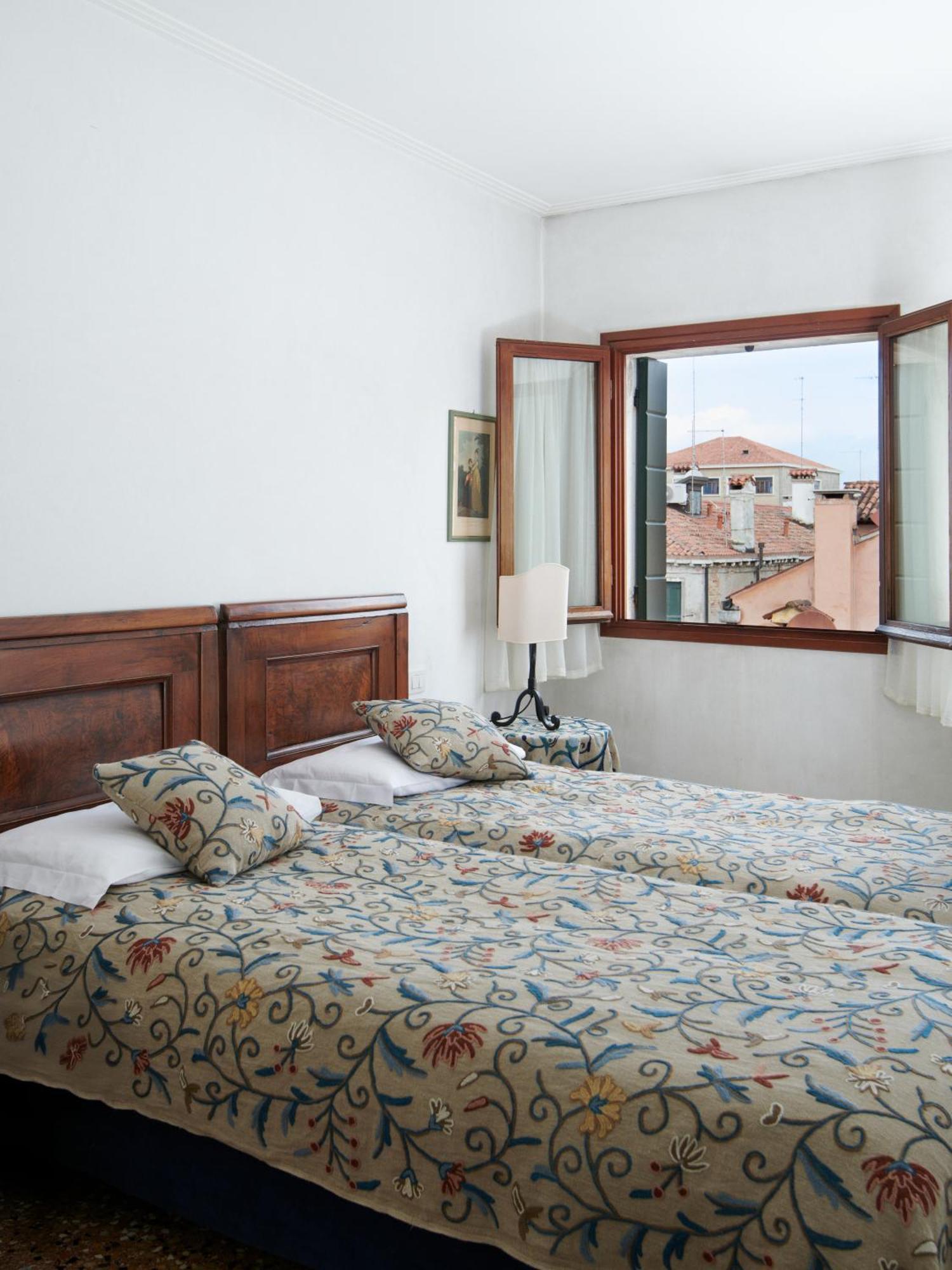 Palazzo Contarini Della Porta Di Ferro Aparthotel